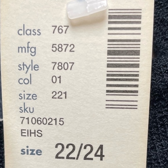 Venezia Jeans Co Black Sleeveless Sweater. New with tags. Size 22/24 - Picture 8 of 8